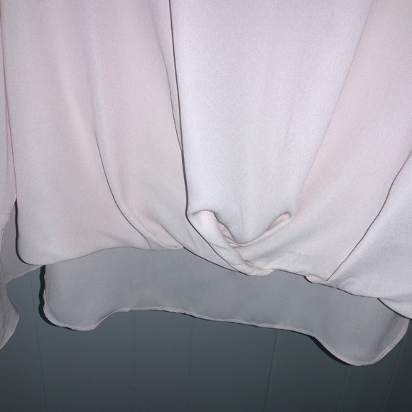 Vince Camuto pale pink blouse Sz L front twist hem long sleeve split bell cuff - Picture 2 of 6